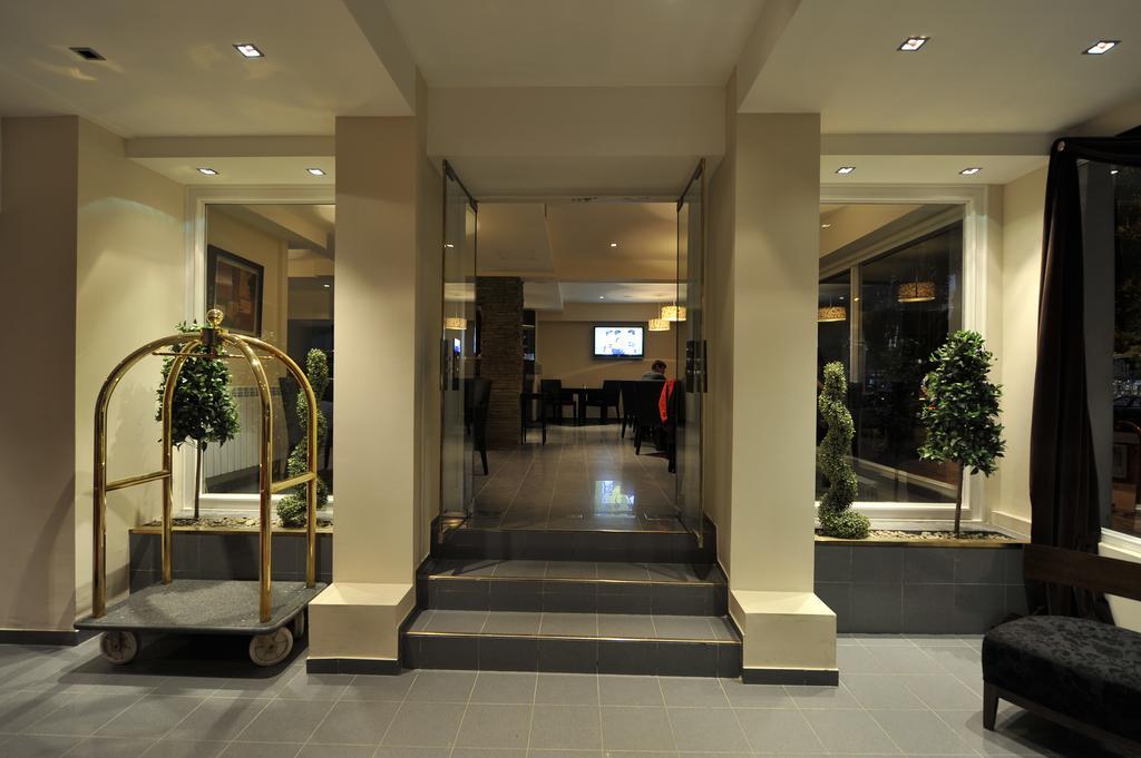 Hotel Comercio Rio Gallegos Bagian luar foto